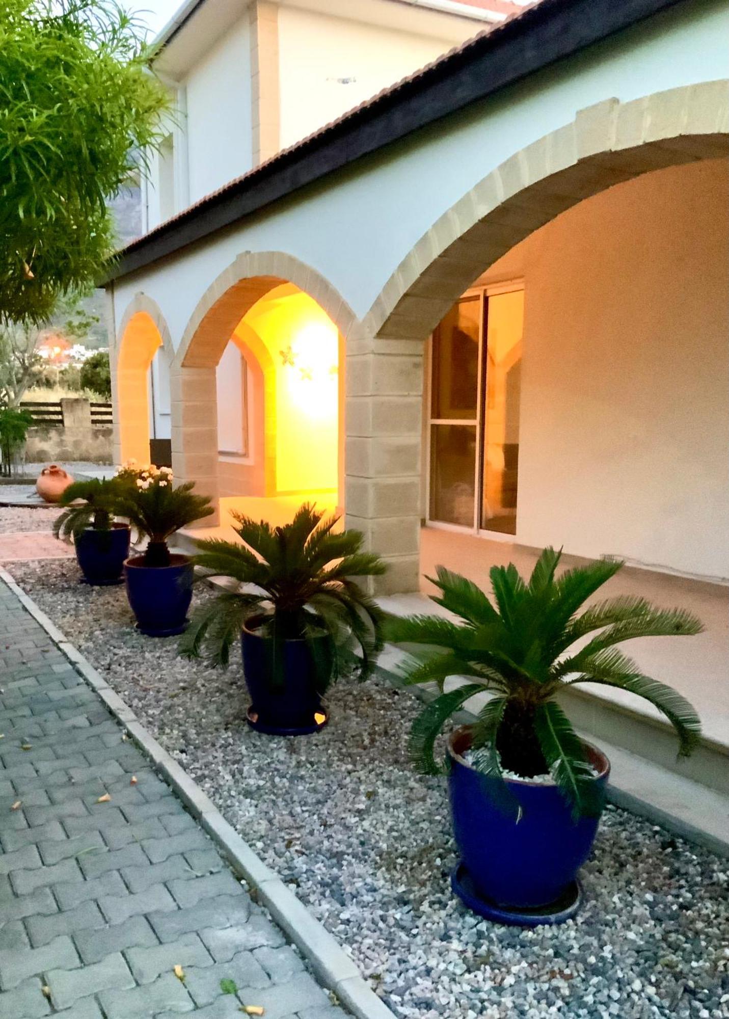 Casa Santos Kyrenia Villa Kyrenia  Exteriör bild