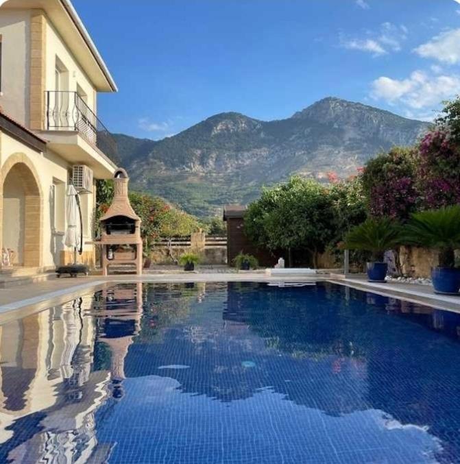 Casa Santos Kyrenia Villa Kyrenia  Exteriör bild