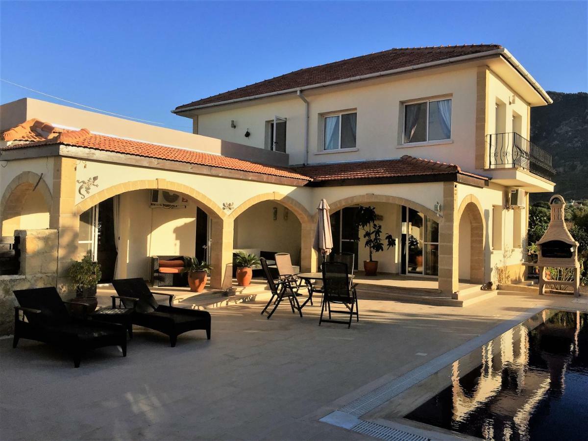Casa Santos Kyrenia Villa Kyrenia  Exteriör bild